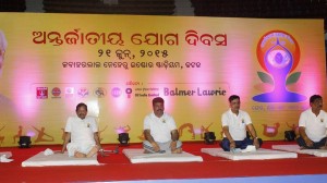 Union Petroleum Minister Dharmendra Pradhan participated in International Yoga Day celebrations at Jawaharlal Nehru Indoor Stadium in Cuttack. AMF NEWS