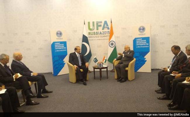 A Warm Handshake, Extended Talks for PM Narendra Modi, Nawaz Sharif. AMF NEWS