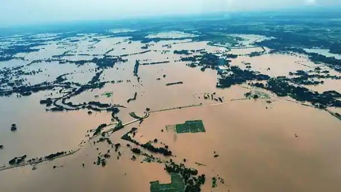 Balasore and Mayurbhanj districts in Odisha have begun a massive evacuation effort due to the fear of flooding_AMF NEWS