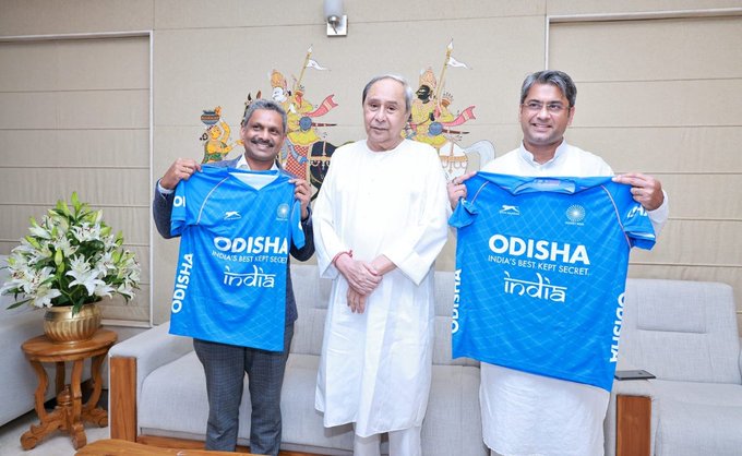 To discuss football facilities in the state, AIFF officials met with the chief minister of Odisha_AMF NEWS