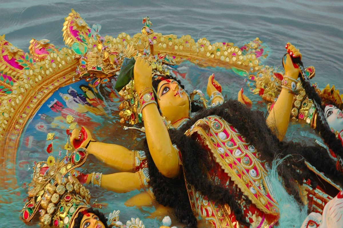 Submersion,Of,Durga,Idol,On,The,Day,Of,Bijoya,Dosomi