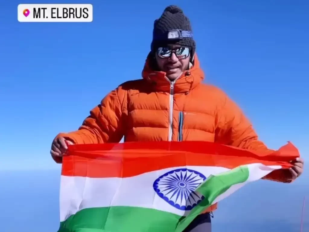 Scaling Heights and Unfurling Dreams- Odisha's Aditya Khadanga's Triumph on Russia's Tallest Peak_AMF NEWS