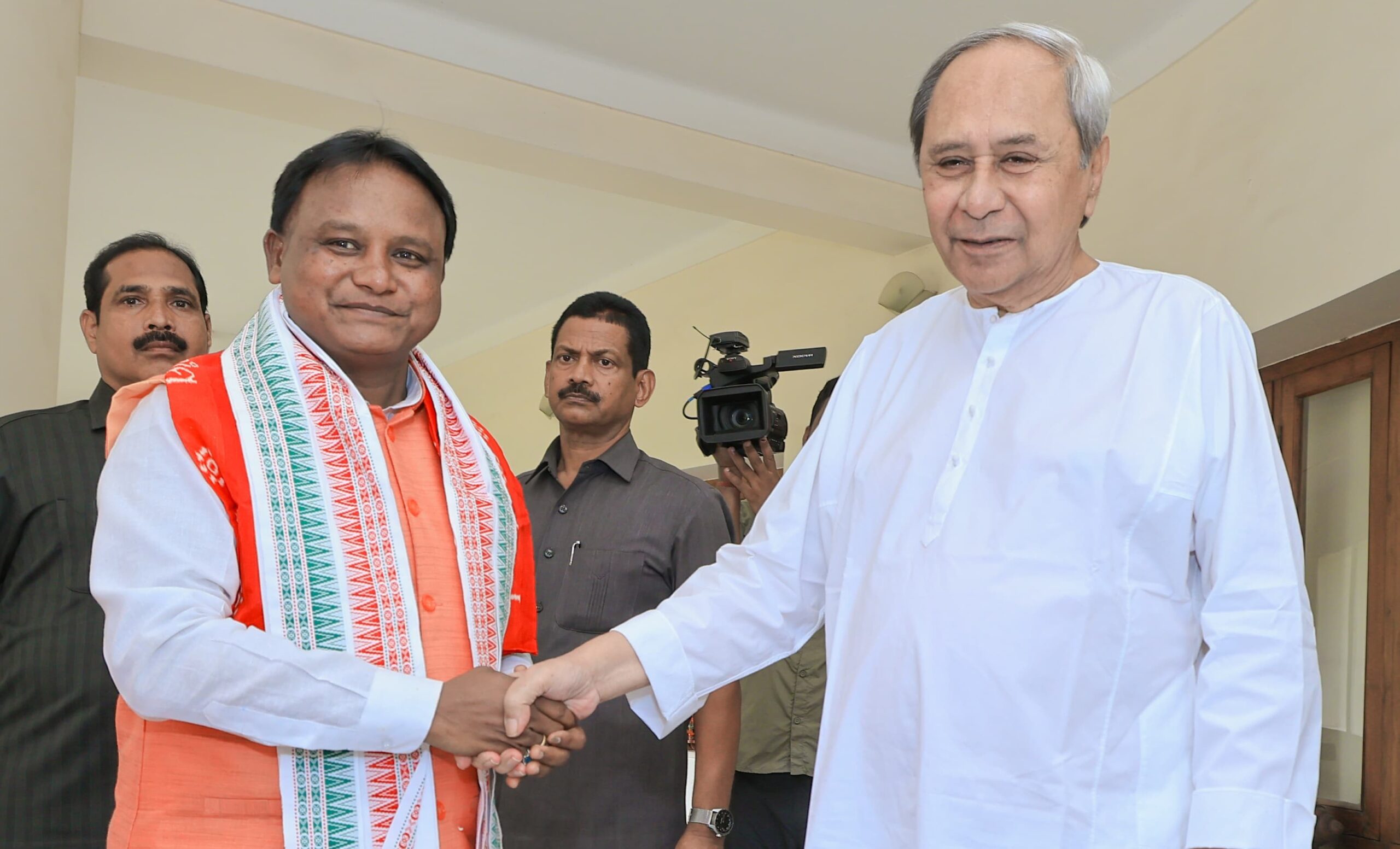 Odisha Budget Sparks Discussion- CM Majhi and Former CM Patnaik Share Diverging Views_AMF NEWS